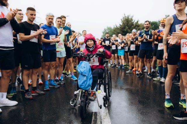 Agátka i&nbsp;přes svůj hendikep absolvovala závodní trať na vozíku