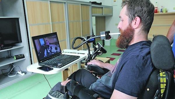 PC myš ovládaná ústy PC myš ovládaná ústy