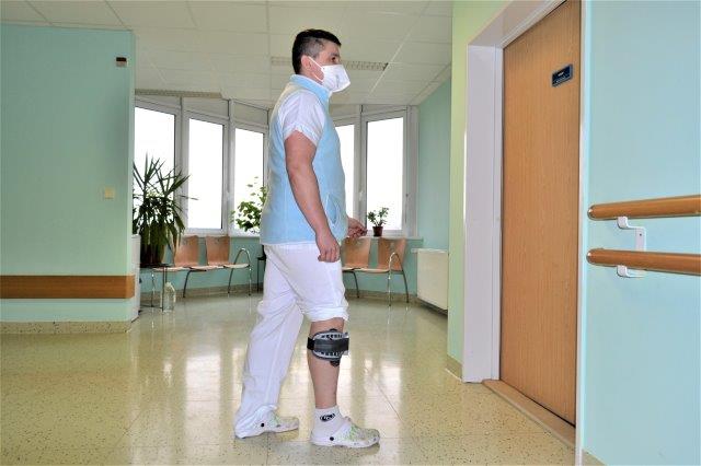 Rehabilitační pomůcku využívá pan doktor Marek Bilik i&nbsp;při práci v&nbsp;prostějovské nemocnici